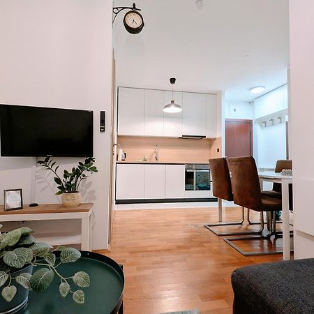Velika Mlaka Doma-Lu Apartment-Near Airport And Highway- Free Parking מראה חיצוני תמונה