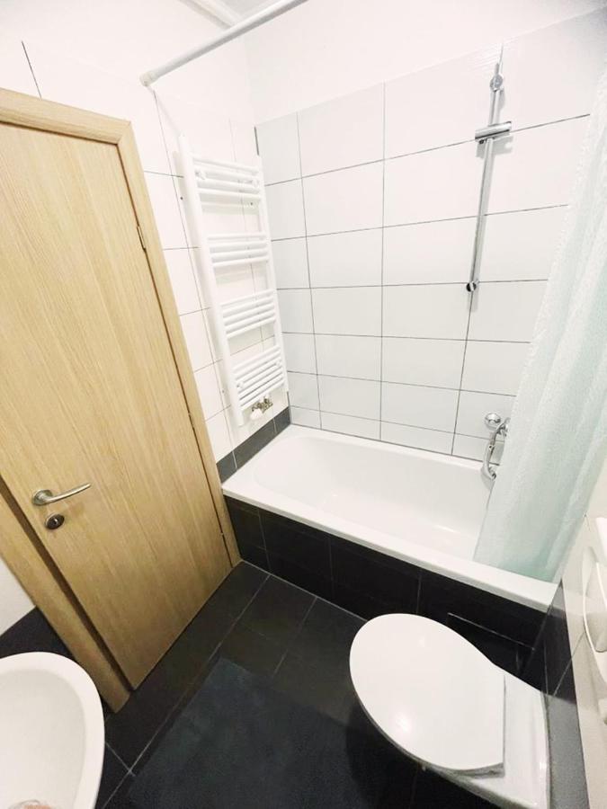 Velika Mlaka Doma-Lu Apartment-Near Airport And Highway- Free Parking מראה חיצוני תמונה